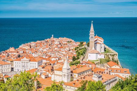 Postojna Cave, Predjama Castle and Piran with tickets included
