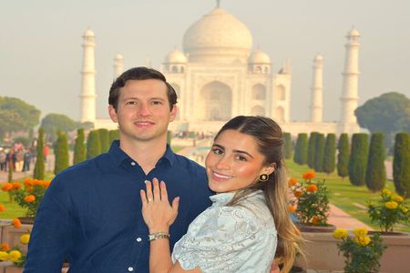 Sunrise Taj Mahal & Agra Fort Tour By Car From Delhi with 5 Star Breakfast