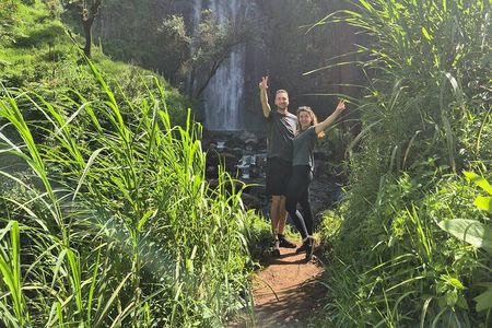 Arusha: Materuni Waterfall and Coffee Tour with Packed Lunch