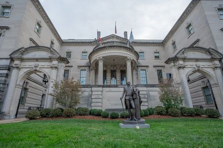 Dupont: Mansions of the Gilded Age Walking Tour 8ppl Max