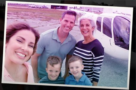 Family pack 30min Helicopter Tour over Theme Parks and Downtown 