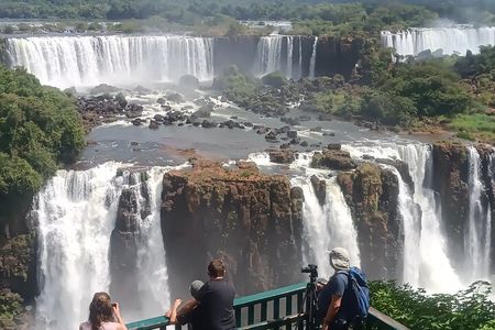 PRIVATE - iguazu falls in 1 day Brazil + Argentina + boat option