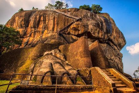 Kandy to Sigiriya and Dambulla Safari Day Tour