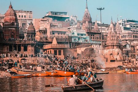 Varanasi: Half-Day Tour with Boat Ride & Traditional Breakfast