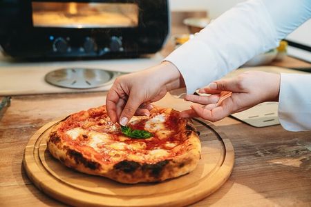 Florence Pizza & Tiramisù Cooking Class: Small Group Experience