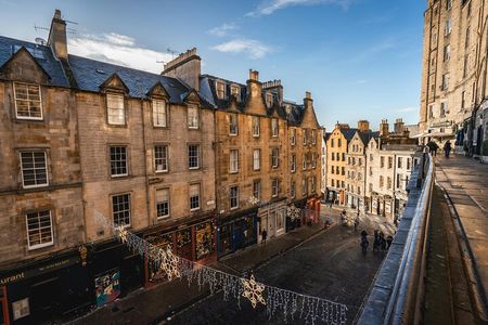 Thirsty for Edinburgh: Scotlands Best Historical Pub Tour