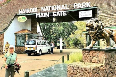 Nairobi National Park and Giraffe Centre Safari Tour