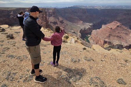 Picnic at East Grand Canyon Tables and Chairs Privided No Crowds