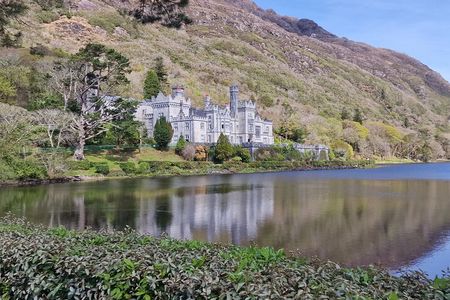 Day Tour : Galway -Connemara-Kylemore Abbey-Inagh Valley-Clifden