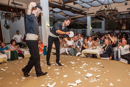 Athens Night Sightseeing Tour with Greek Dinner Show