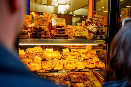 Genoa Bites & Stories: A Tasty City Adventure with a Local