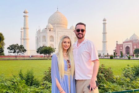 Same Day Taj Mahal, Agra Fort & Baby Taj Tour from Delhi by Car
