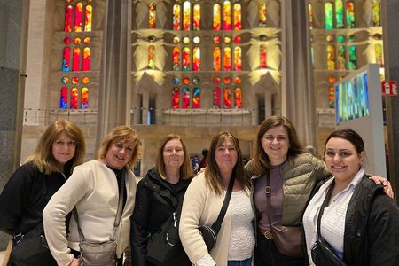 Skip-the-Line Sagrada Familia Semi Private Tour 