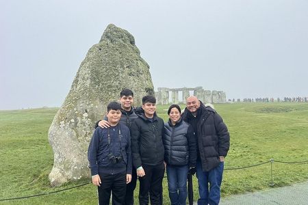 Stonehenge & Bath Private Day Tour from London with Guide