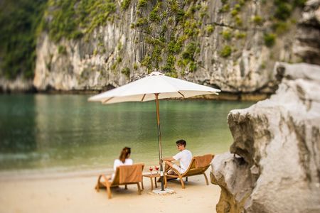 3 Days 2 Night Luxury Halong Bay Tour from Hanoi