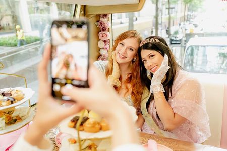 Mobile Tea Room Experience in New York