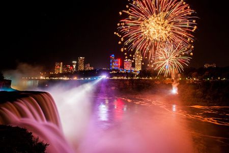 Niagara Falls Evening Illumination Tour with Maid Boat Ride