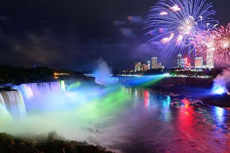 Epic Niagara Falls Private Night Tour w/ Dinner, Boat & Tower