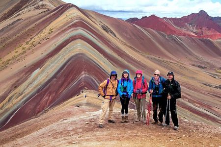 Cusco: Rainbow Mountain, Red Valley Early Access Hike with Meals