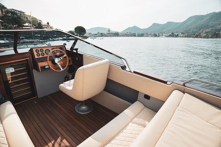 Boat tour on Lake Como