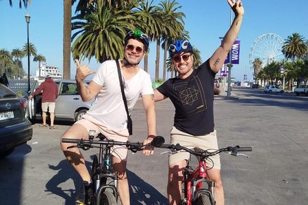 Bicycle ride along the coastal edge of Viña del Mar
