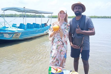 Negombo Lagoon Safari private Tour (Monkey Island, Mangrove)