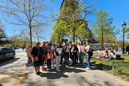 Eiffel Tower Guided Tour Access by Elevator 2nd Floor and Summit