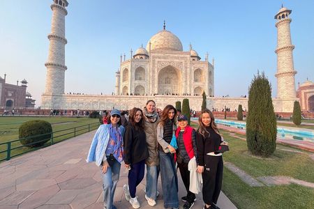 Taj Mahal Day Tour from Delhi by Car