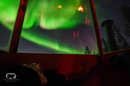 2 - Night Aurora Quest with Glass Tipi Experience
