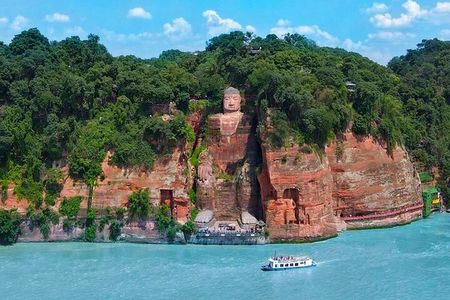 Leshan Giant Buddha and Huanglongxi ancient town Private Day Tour