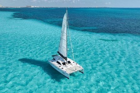 Isla Mujeres Catamaran: Transport, Snorkel, Buffet and Open Bar