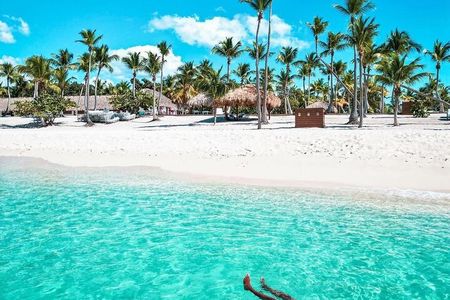 Fantastic Catalina island, beach and depth