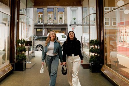 Personalised Shopping Tour in London with Expert Fashion Stylist