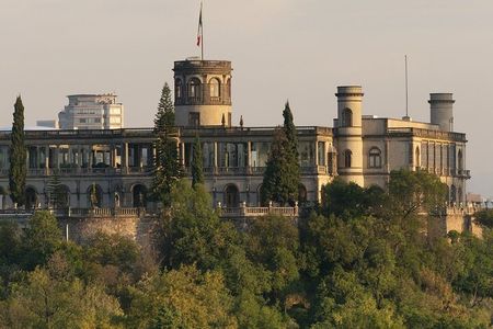 Chapultepec Castle Private Tour with Transport Option