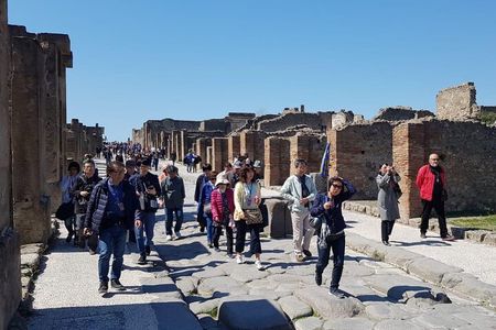 Day Trip from Rome: Explore Pompeii & Sorrento Amalfi Coast