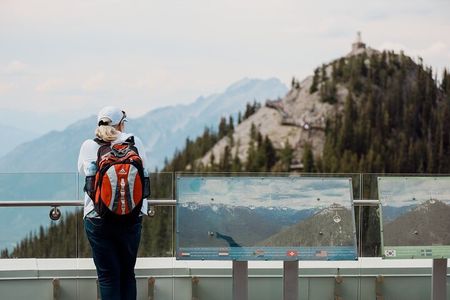Explore Lake Louise, Moraine Lake & Johnston Canyon in a day!