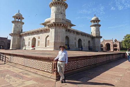 Agra Fort, Baby Taj & Mehtab Bagh Evening Tour