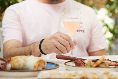 Sparkling Wine Tasting at the Vineyard