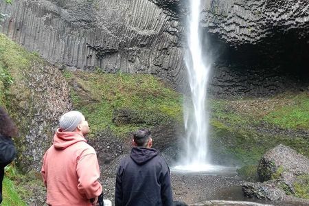 Portland + Columbia Gorge Waterfalls: The Best of Both Worlds! 