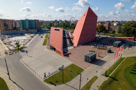Gdansk: Museum of World War II - True Story of a Living Hell 