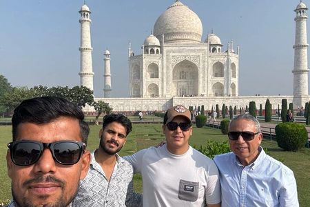 Taj Mahal and Agra Fort Skip the Line Tour