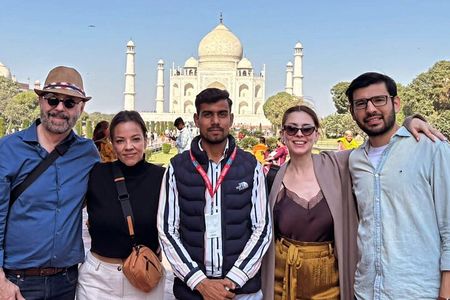 Taj Mahal and Agra Fort Skip the Line Tour