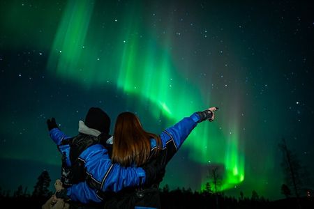 Rovaniemi: Private Aurora Tour with Guaranteed Sightings