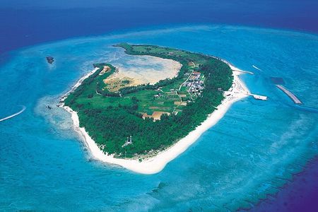 Day Trip to Minna Island Beach with Snorkeling Options