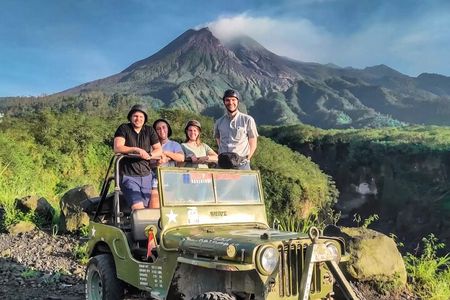 Best of Yogyakarta: Merapi Jeep Adventure and Museum Date