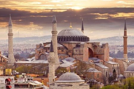 Private Guided Tour Hagia Sophia, Cistern, Topkapi and Bazaar