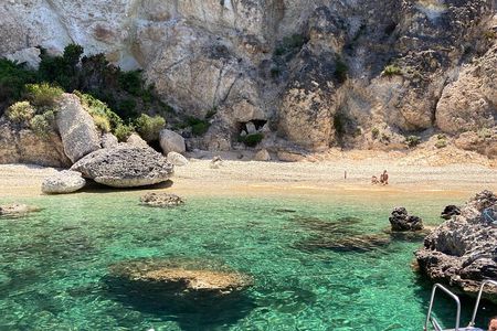 Boat tour island of Ponza