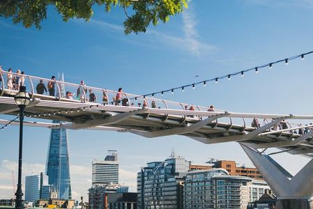 London City Hike - All the Big Landmarks in One Big Tour