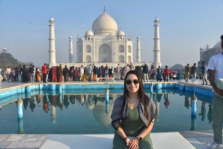 Sunrise Taj Mahal and Agra Fort Tour from Delhi with 5* Breakfast