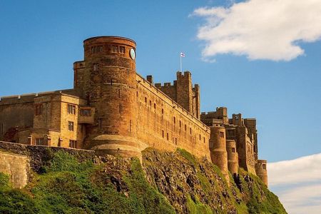 Private Tour to Alnwick and Bamburgh Castles